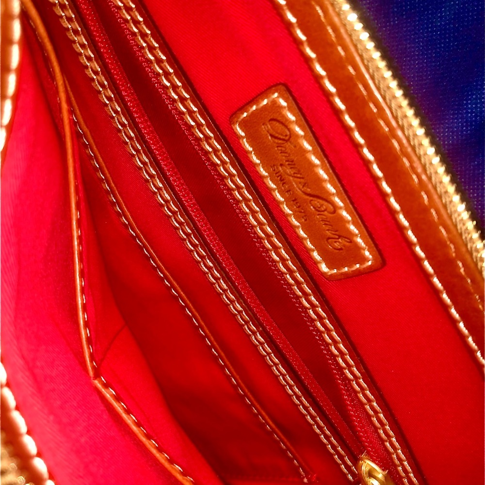New Dooney & Bourke Pebbled Leather Purse - Picture 7 of 9